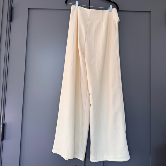 NWT Fashion Nova butter yellow wide leg trousers - Picture 6 of 7